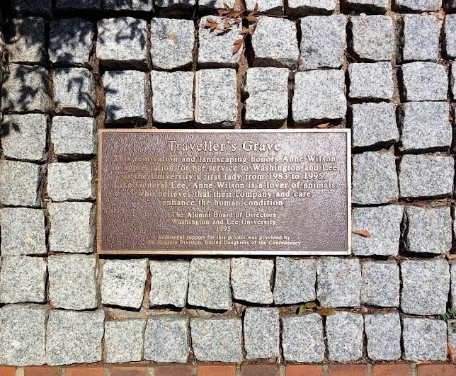 the bones of Robert E. Lee's horse Traveller lie outside the chapel where Lee is buried at Washington and Lee University