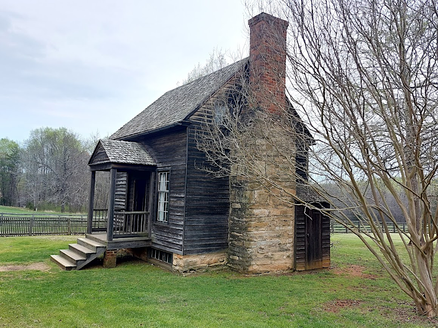 the Kelly/Robinson house at Appomattox Court House was occupied by a formerly enslaved family, once John Robinson purchased it after the Civil War