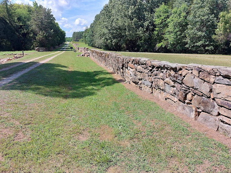 the amount of labor required to construct the stone fence leading up the entryway to Prestwould Plantation demonstrated wealth