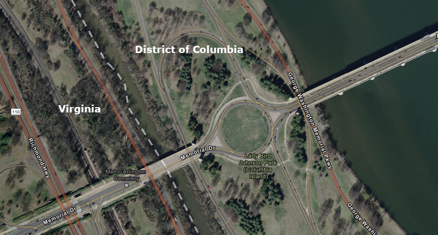 both ends of the Arlington Memorial Bridge are within the boundaries of the District of Columbia