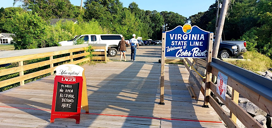 Coles Point Tavern on the Potomac River is in St. Mary's County (Maryland), and a red line marks the boundary with Westmoreland County (Virginia)