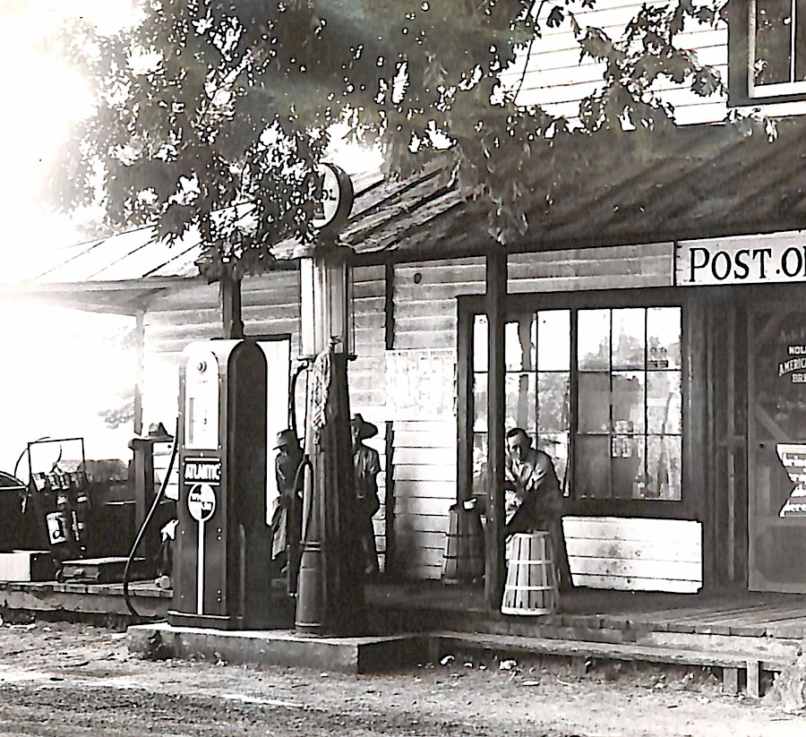 gasoline stations replaced stables after cars replaced horse-drawn wagons