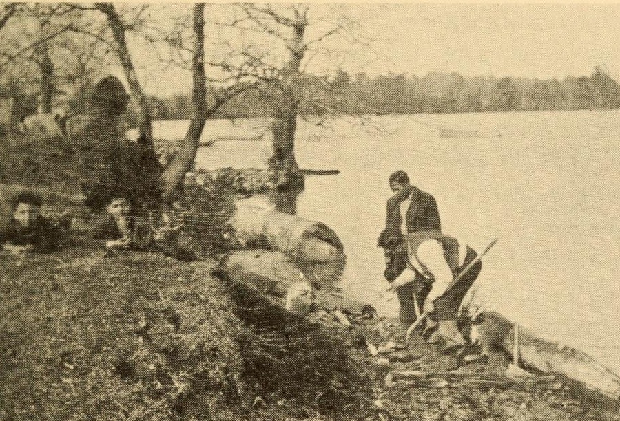 in the 1920's, ethnographer Frank Speck recorded how clay was dug from the riverbank for making Pamunkey pottery