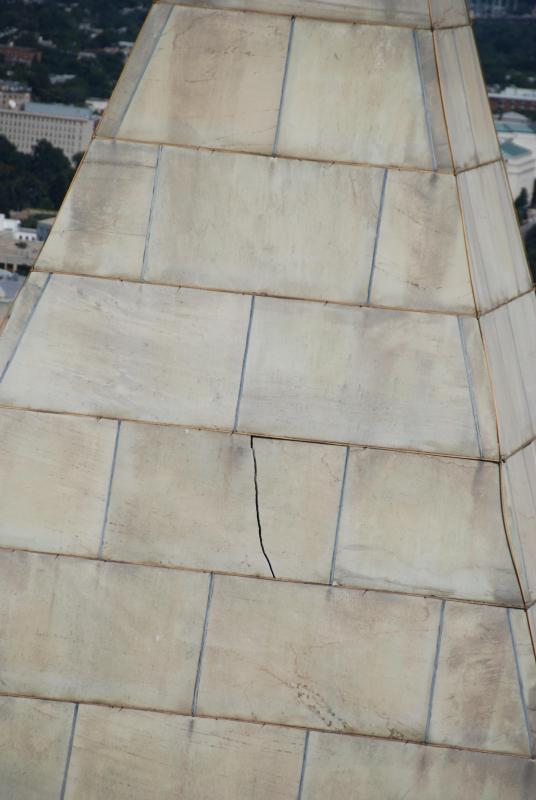 the 2011 earthquake at Mineral cracked stones in the Washington Monument