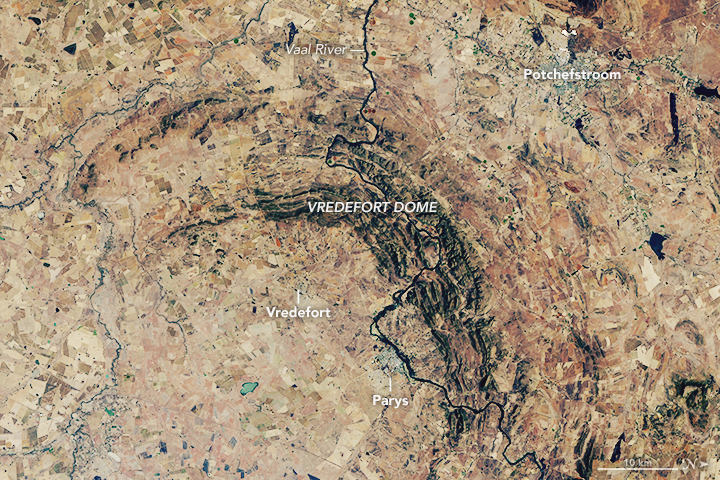 the second-oldest known impact crater on Earth is the Vredefort Dome in South Africa