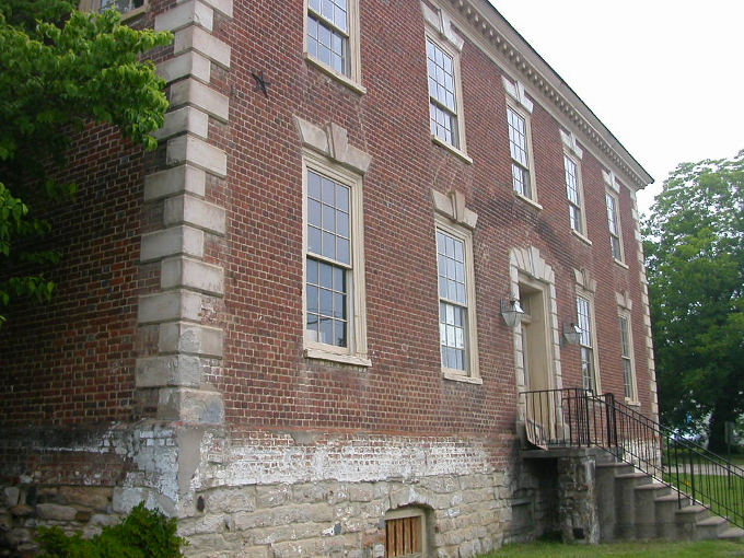 Williams Ordinary, historic colonial-era structure in Dumfries with Aquia sandstone quoins and brick walls