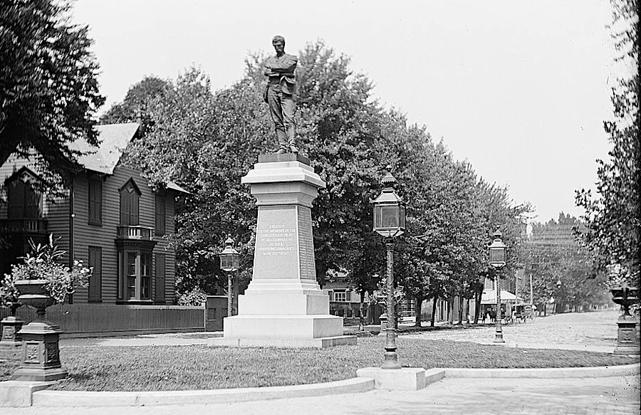 the Appomattox statue stood on Washington Street in Alexandria from 1889-2020