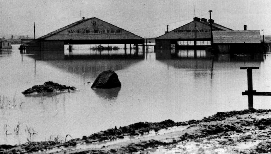 the initial planned location for the new War Department headquarters, the Washington-Hoover Airport that closed in 1941, was in the Potomac River floodplain