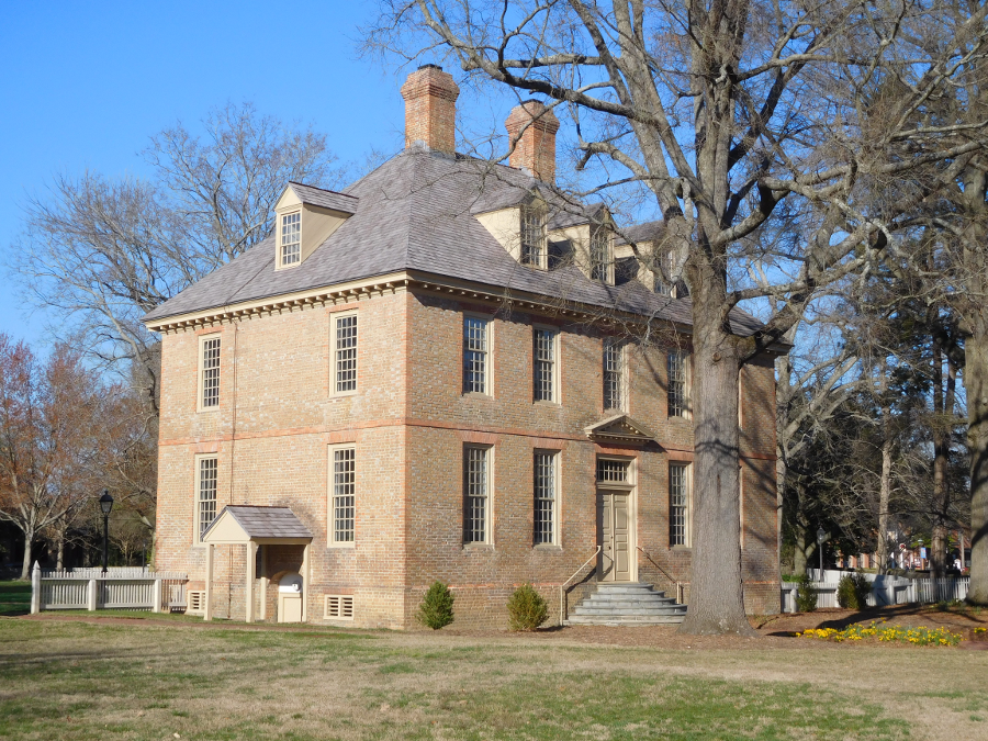 William and Mary built the Brafferton building in 1723 to educate Native Americans