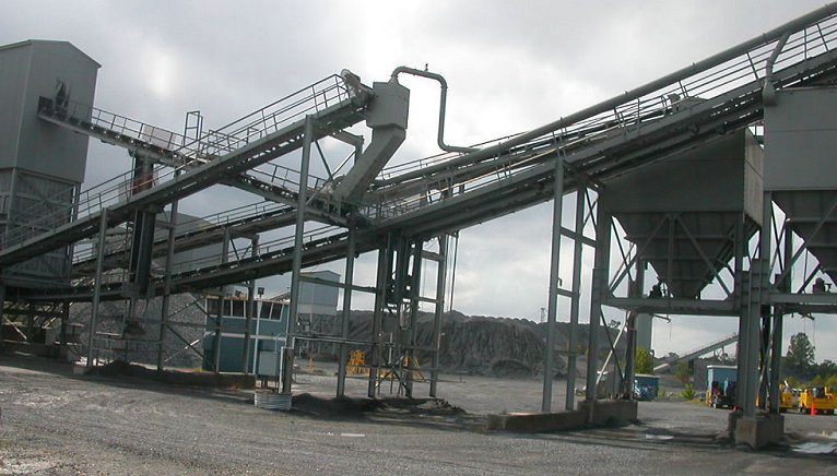 equipment used for separating crushed rock of different sizes at Luck Stone's Bull Run quarry