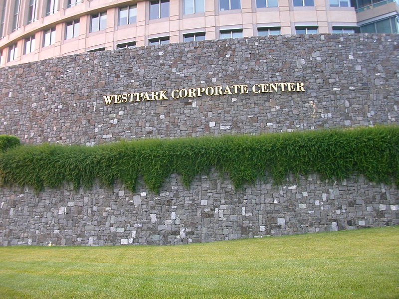 Potomac bluestone used to decorate building at Tysons Corner