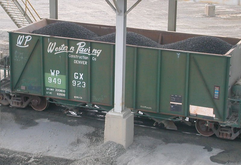 loading diabase into rail car at Manassas quarry (rock 'n rail...)