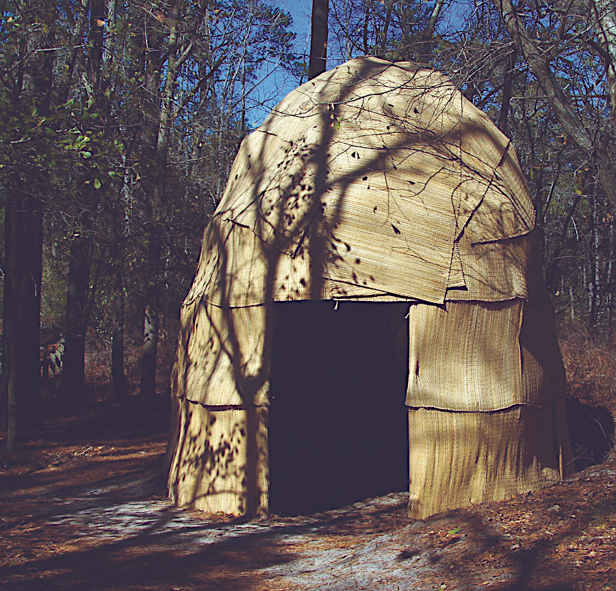 English colonists discovered Native American houses made from local materials, but modern re-creations rely upon easier-to-maintain fiber mats