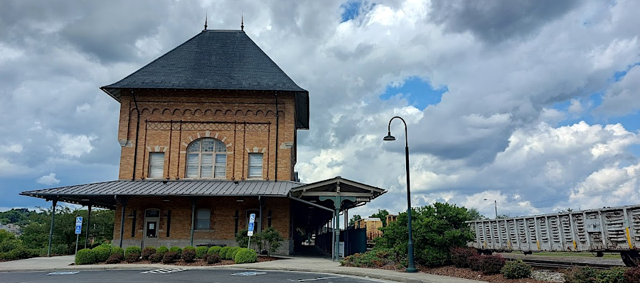 the train station in Bristol was used just as an event center in 2023, but had plenty of space for servicing Amtrak customers