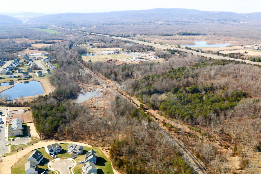 in 2018, the Manassas Gap Railroad (part of Norfolk Southern) ran parallel to Interstate 66 towards Thoroughfare Gap