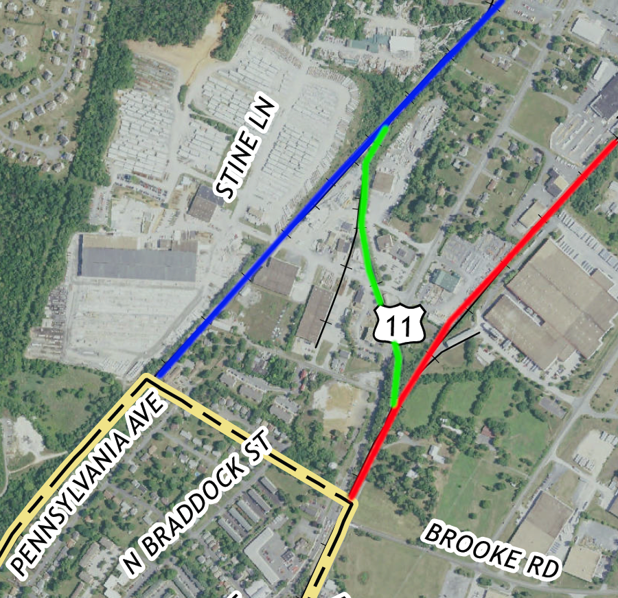 after purchasing 35 miles of Conrail track in 1986, the Winchester and Western Railroad (red) retained one link (green) to the CSX (blue)