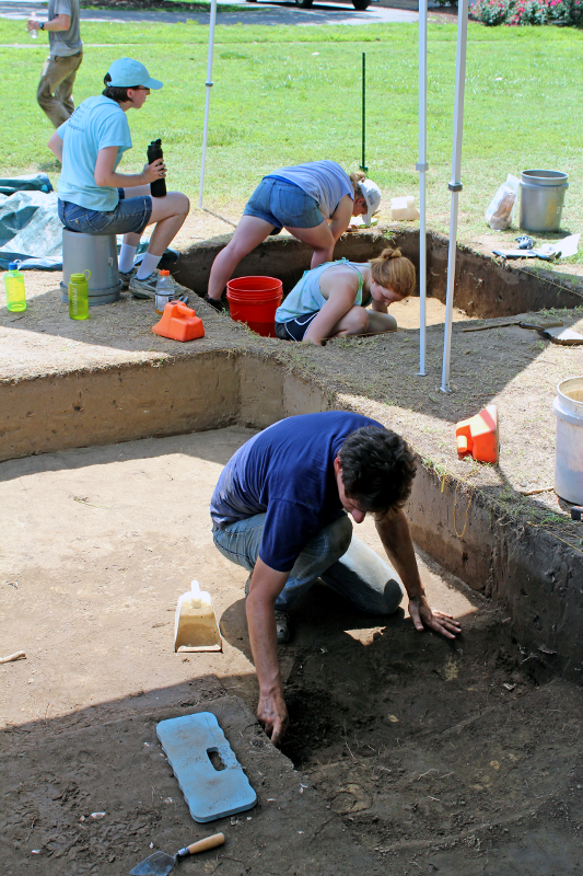 William and Mary Professor Martin Gallivan guided archeology students as they excavated at Kiskiack in 2015
