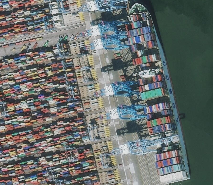 loaded container ship at Virginia International Gateway in Portsmouth