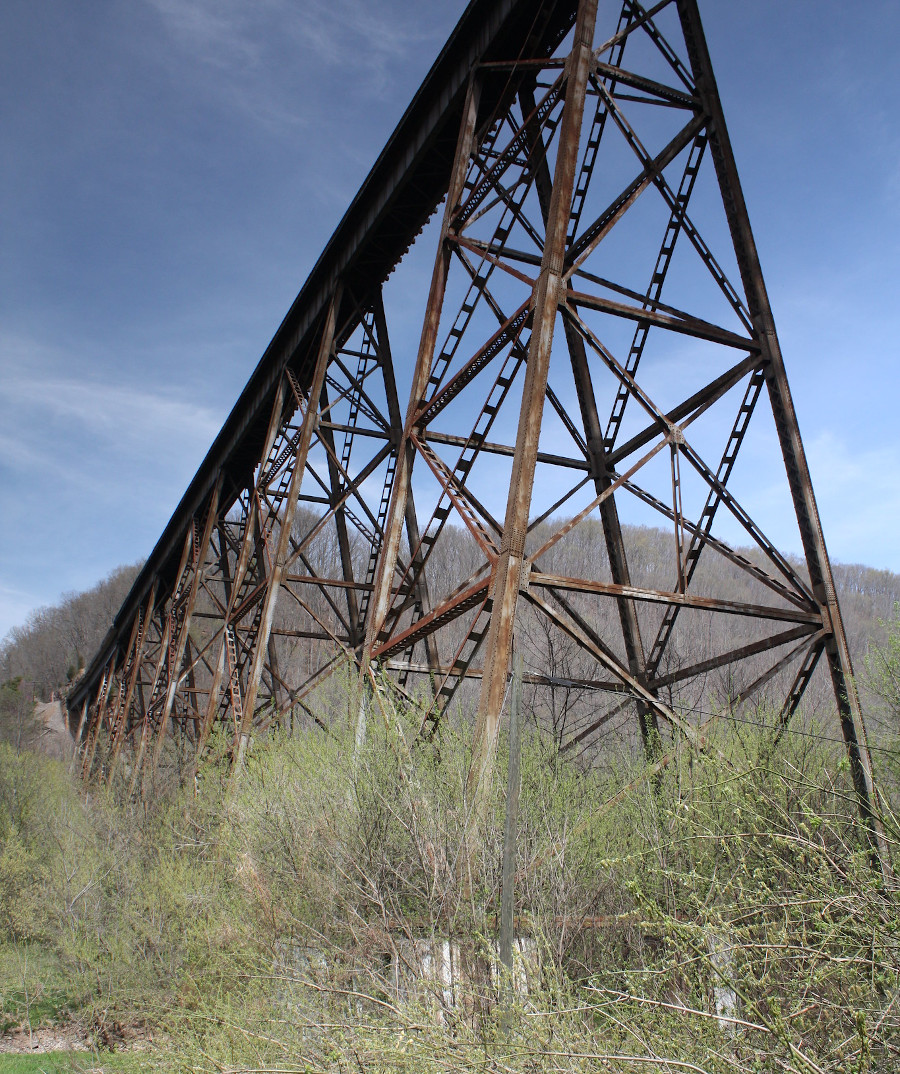 the tallest railroad bridge in Virginia, 167 feet high, was built by the Carolina, Clinchfield and Ohio (CC&O) Railway in 1908 and is now part of the CSX railroad
