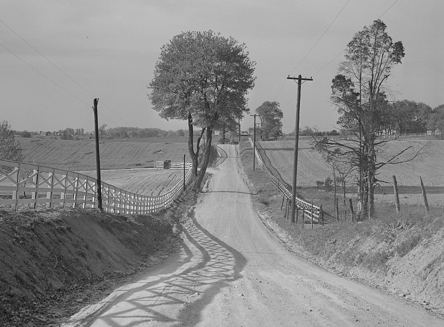 what today is Route 123 and other major roads in Fairfax County were unpaved before World War II