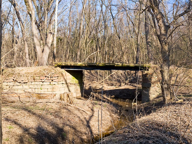 the towpath on the Chesapeake and Ohio Canal had a bridge for mules to cross over the Goose Creek locks