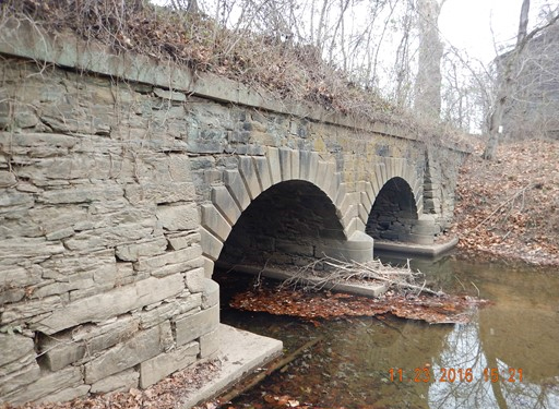 the Owens Creek bridge was constructed in 1835 originally as a viaduct for the James River and Kanawha Canal