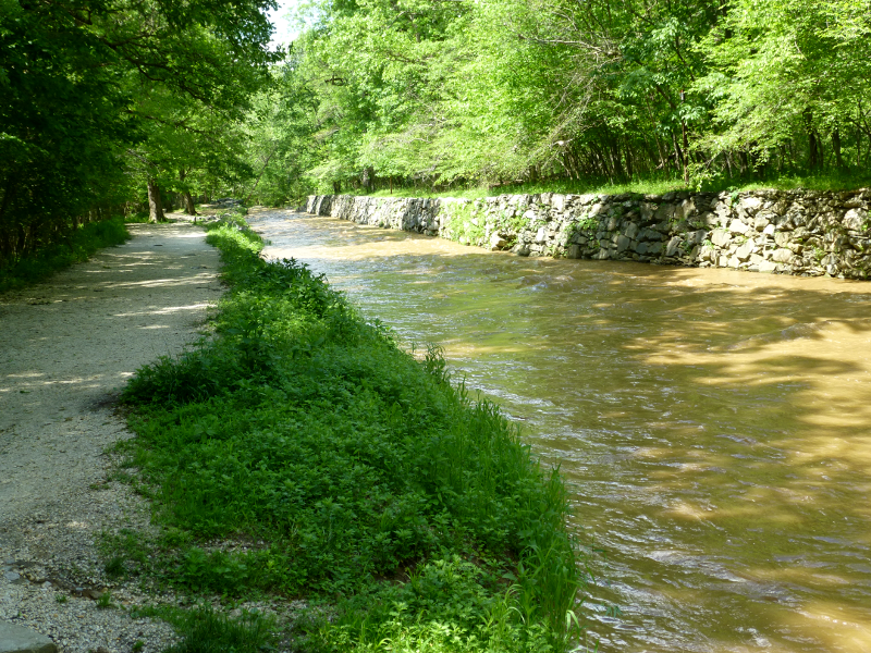 the Patowmack Canal on its upstream end included a wall to separate the boat channel from the river