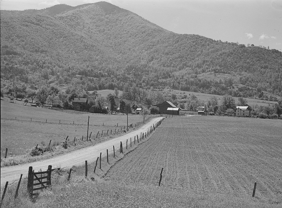 before World War II, most roads in Virginia were unpaved