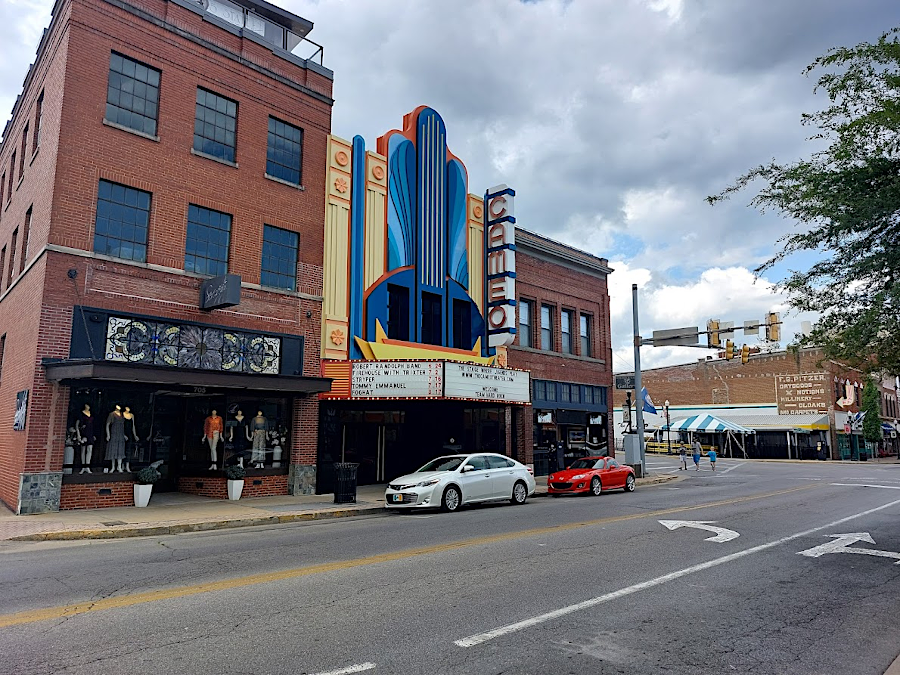 Virginia and the city of Bristol, Virginia collect all the taxes from businesses on the north side of State Street, such as the Cameo Theater that opened in 1925