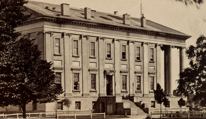 in 1865 the Capitol building in Richmond still resembled the original structure erected according to Thomas Jefferson's design, and a main entrance was on the west side rather than through the front (with the columns)