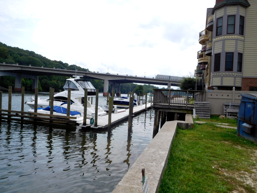 the Gaslight Landing development included a marina on the Occoquan River, of course