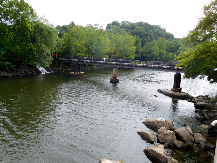 footbridge crossing the Occoquan River