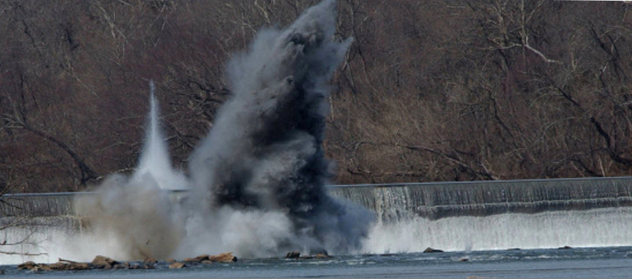 in 2004, the first attempt to blow up Embrey Dam failed