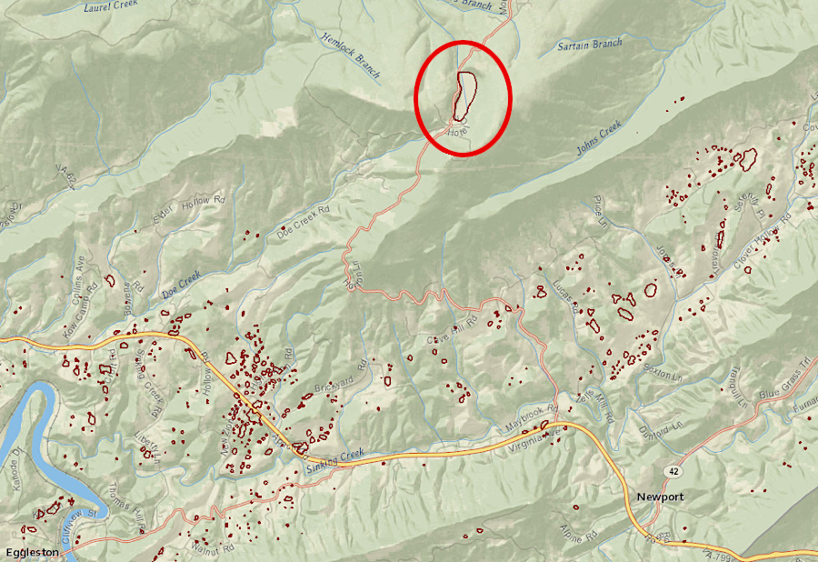 Mountain Lake can be considered as a unique sinkhole in a sandstone landscape, along with sinkholes in limestone  (brown lines)