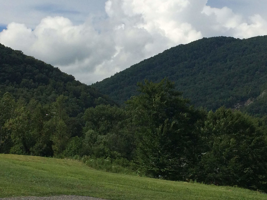 the Powell River carved Big Stone Gap between Stone Mountain and Little Stone Mountain in Wise County